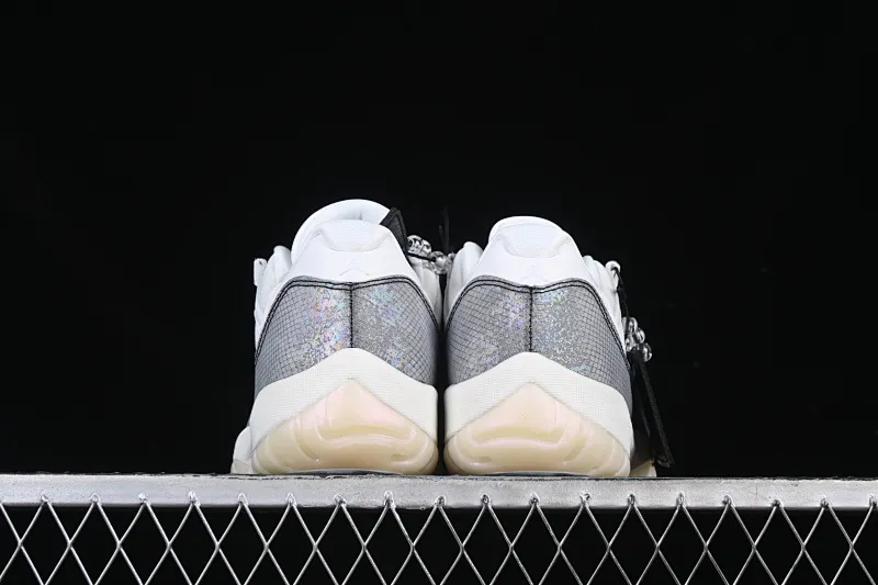 All Categories Air Jordan Jordan Series Basketball Shoes Air Jordan 11 F Version Air Jordan 11 Low "CNY" AJ11 Joe 11 Year of the Snake Limited Tear Tear Men's Cultural Basketball Shoes HQ7000-001
